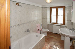 Xtrallusion offers characteristic Bed and Breakfast, B&B, Guest House, Hotel, Albergo and Country Lodge accommodation in Italy. Plus independent self-guided Walking, Adventure, Activity, Skiing and Paragliding Holiday itineraries on the Italian Rivieras, in the Italian Lakes, in the Italian Alps and in some of the most beautiful corners of Italy.